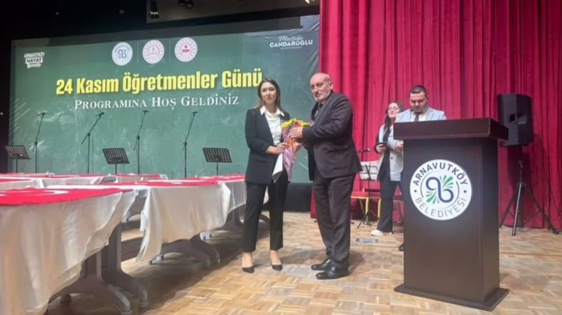 24 Kasım Öğretmenler Günü'nde Anlamlı Bir Açılış Konuşması